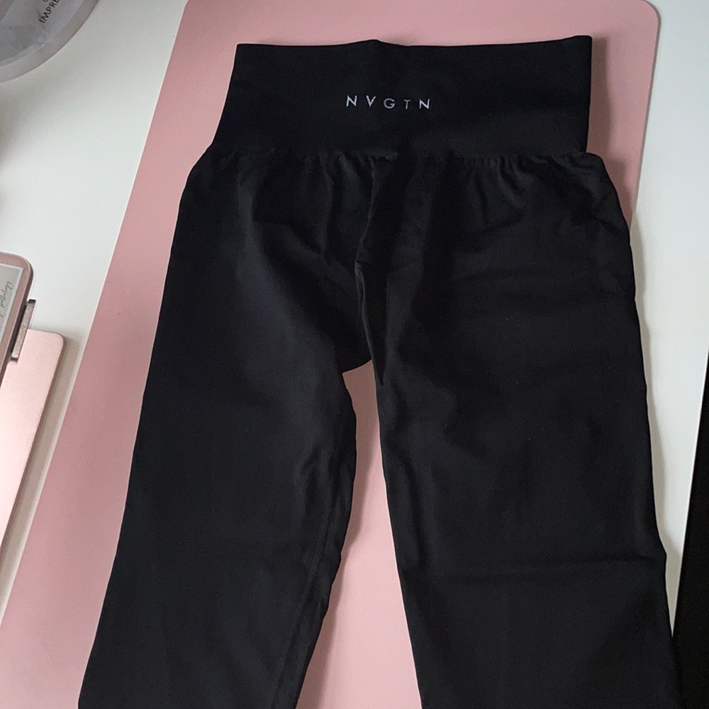 Brand new NVGTN black seamless leggings